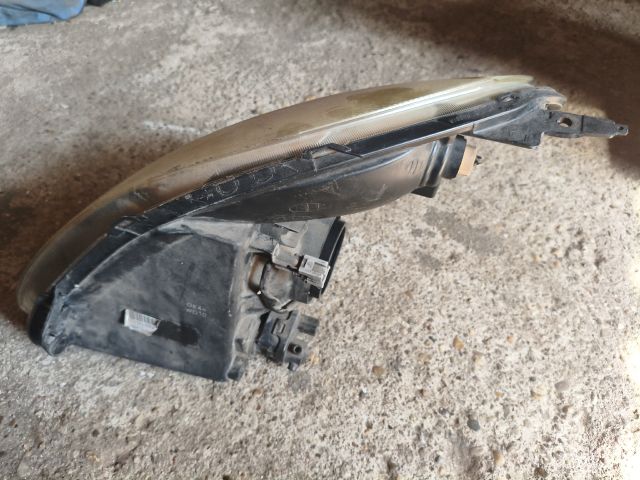 bontott SUZUKI SWIFT III Jobb Fényszóró