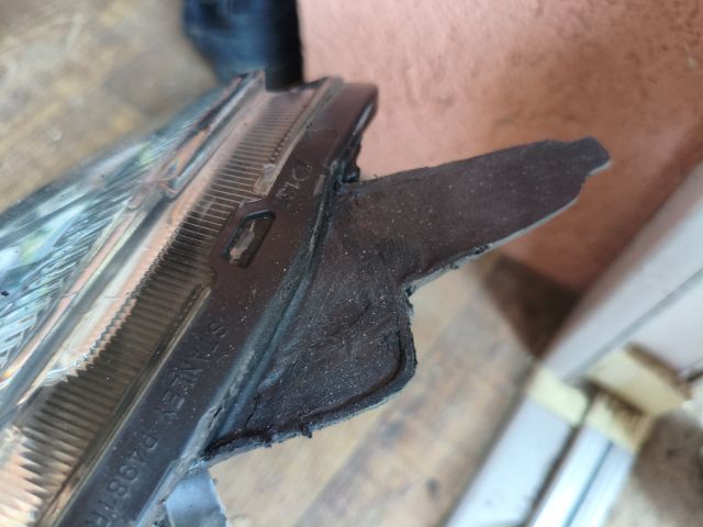 bontott SUZUKI SWIFT III Jobb Fényszóró