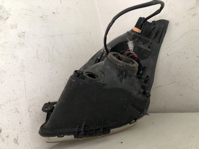 bontott SUZUKI SWIFT III Jobb Fényszóró