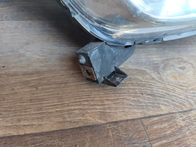 bontott SUZUKI SWIFT III Jobb Fényszóró