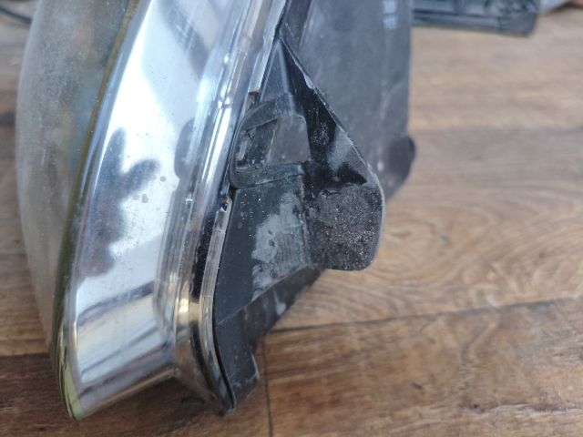 bontott SUZUKI SWIFT III Jobb Fényszóró