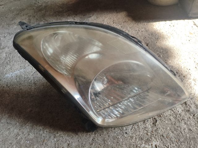 bontott SUZUKI SWIFT III Jobb Fényszóró
