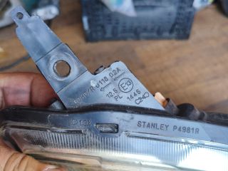 bontott SUZUKI SWIFT III Jobb Fényszóró