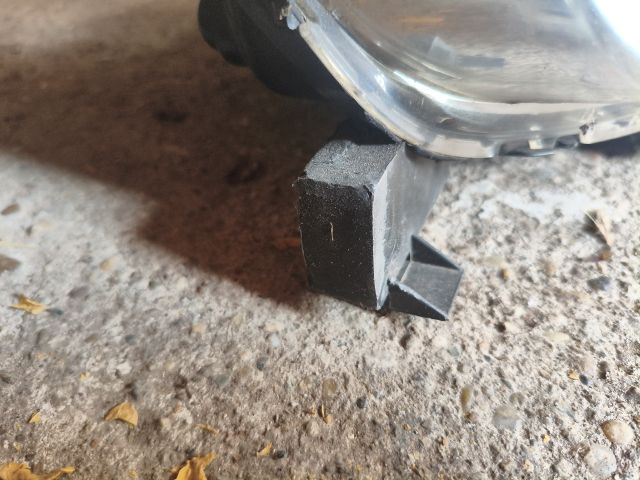 bontott SUZUKI SWIFT III Jobb Fényszóró