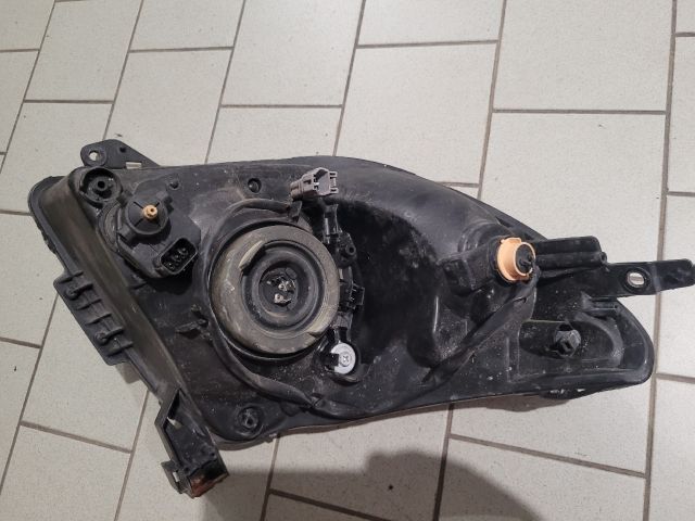 bontott SUZUKI SWIFT III Jobb Fényszóró