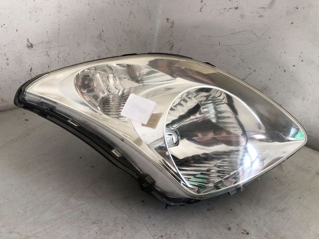 bontott SUZUKI SWIFT III Jobb Fényszóró