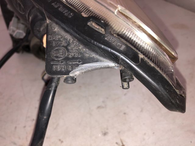 bontott SUZUKI SWIFT III Jobb Fényszóró