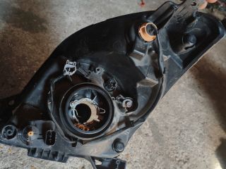 bontott SUZUKI SWIFT III Jobb Fényszóró