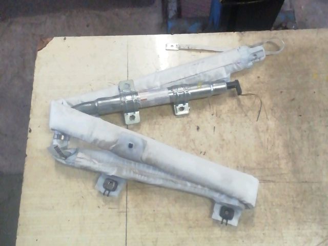 bontott SUZUKI SWIFT III Jobb Függönylégzsák és Oldallégzsák