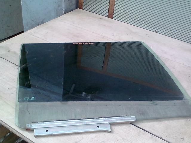 bontott SUZUKI SWIFT III Jobb hátsó Ablak