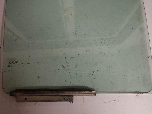 bontott SUZUKI SWIFT III Jobb hátsó Ablak