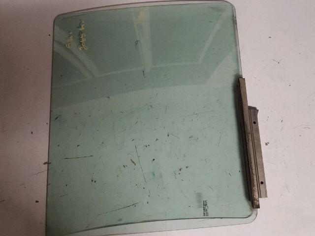 bontott SUZUKI SWIFT III Jobb hátsó Ablak