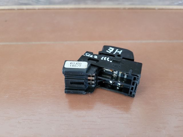 bontott SUZUKI SWIFT III Jobb hátsó Ablakemelő Kapcsoló