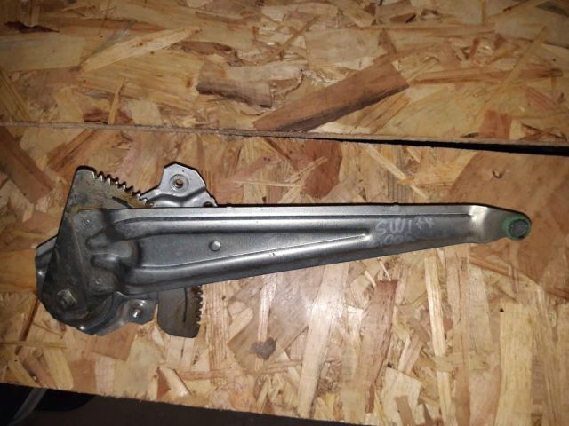 bontott SUZUKI SWIFT III Jobb hátsó Ablakemelő Szerkezet (Elektromos)