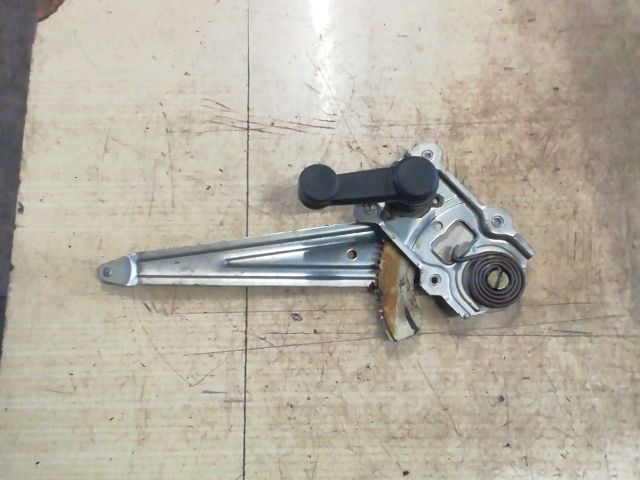 bontott SUZUKI SWIFT III Jobb hátsó Ablakemelő Szerkezet (Mechanikus)