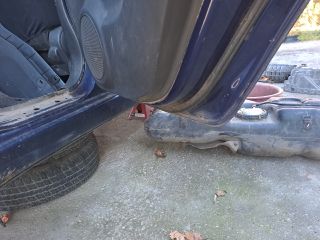 bontott SUZUKI SWIFT III Jobb hátsó Ajtó (Részeivel)