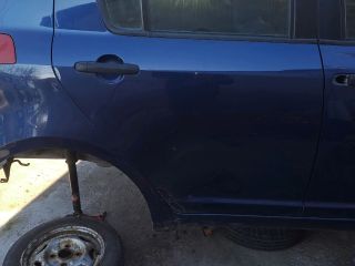 bontott SUZUKI SWIFT III Jobb hátsó Ajtó (Részeivel)