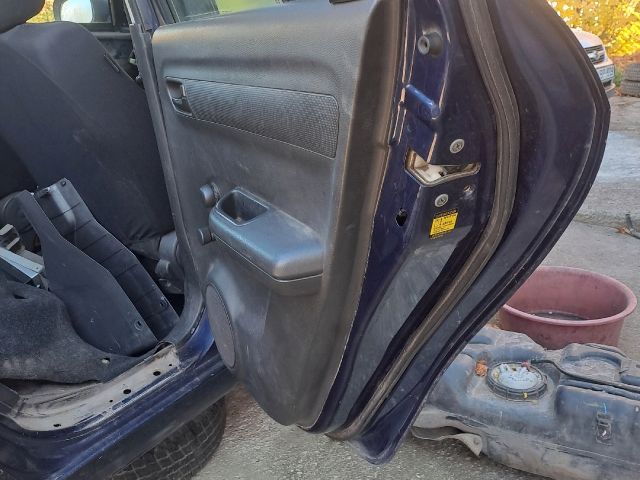 bontott SUZUKI SWIFT III Jobb hátsó Ajtó (Részeivel)