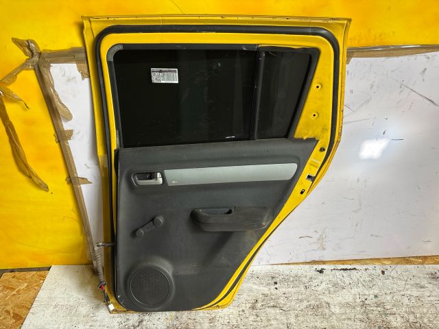 bontott SUZUKI SWIFT III Jobb hátsó Ajtó (Részeivel)