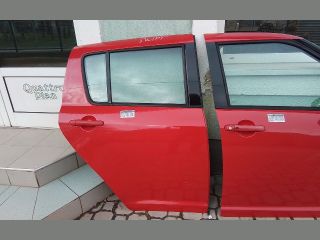 bontott SUZUKI SWIFT III Jobb hátsó Ajtó (Részeivel)