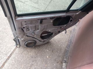 bontott SUZUKI SWIFT III Jobb hátsó Ajtó (Üres lemez)