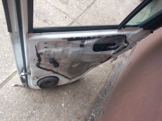 bontott SUZUKI SWIFT III Jobb hátsó Ajtó (Üres lemez)