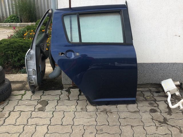bontott SUZUKI SWIFT III Jobb hátsó Ajtó (Üres lemez)
