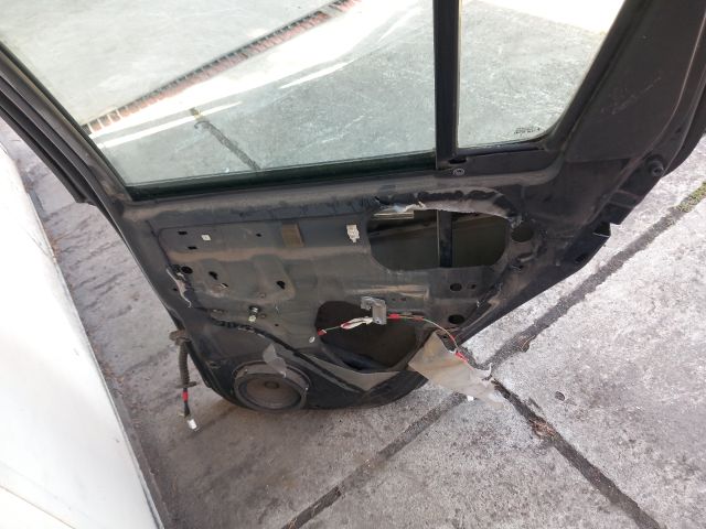 bontott SUZUKI SWIFT III Jobb hátsó Ajtó (Üres lemez)