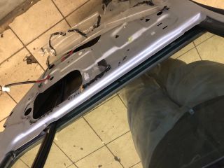 bontott SUZUKI SWIFT III Jobb hátsó Ajtó (Üres lemez)