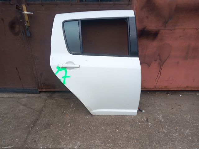 bontott SUZUKI SWIFT III Jobb hátsó Ajtó (Üres lemez)