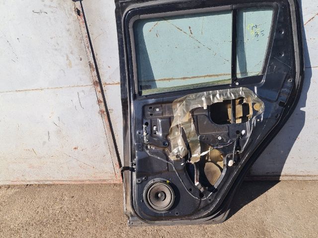 bontott SUZUKI SWIFT III Jobb hátsó Ajtó (Üres lemez)