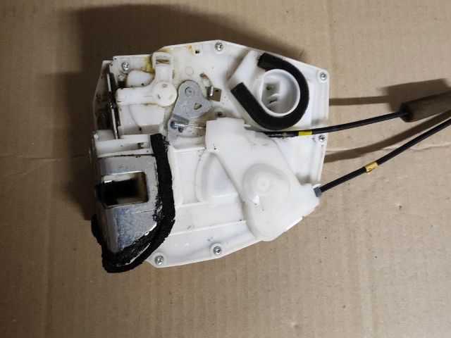 bontott SUZUKI SWIFT III Jobb hátsó Ajtózár