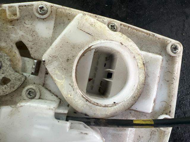 bontott SUZUKI SWIFT III Jobb hátsó Ajtózár