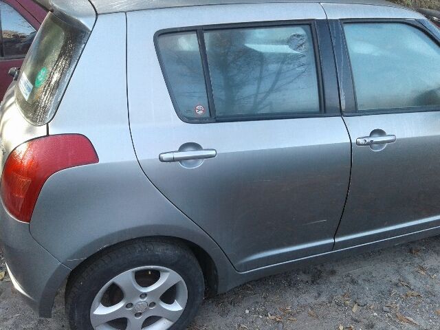 bontott SUZUKI SWIFT III Jobb hátsó Ajtózár
