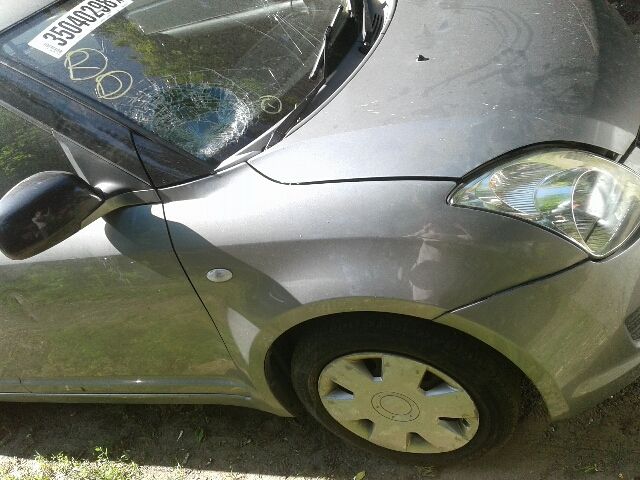 bontott SUZUKI SWIFT III Jobb hátsó Ajtózár