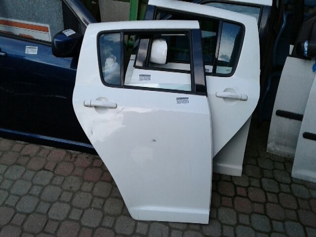 bontott SUZUKI SWIFT III Jobb hátsó Ajtózár