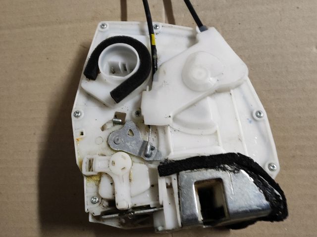 bontott SUZUKI SWIFT III Jobb hátsó Ajtózár