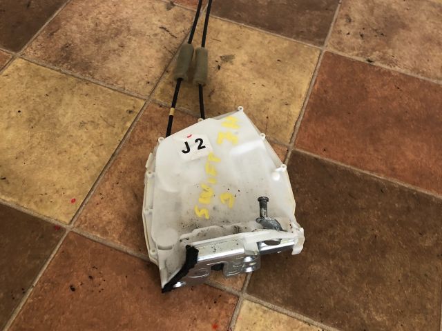 bontott SUZUKI SWIFT III Jobb hátsó Ajtózár