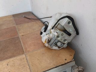 bontott SUZUKI SWIFT III Jobb hátsó Ajtózár