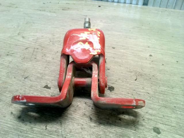 bontott SUZUKI SWIFT III Jobb hátsó Alsó Zsanér