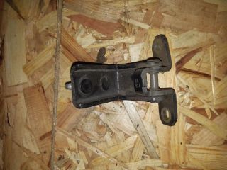 bontott SUZUKI SWIFT III Jobb hátsó Alsó Zsanér