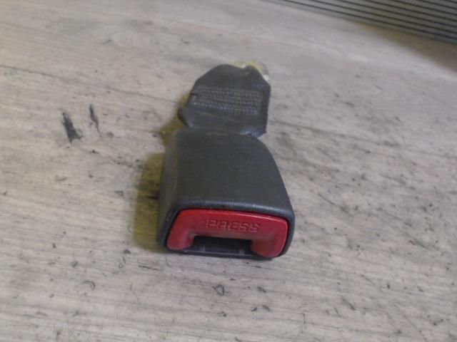 bontott SUZUKI SWIFT III Jobb hátsó Biztonsági Öv Csat