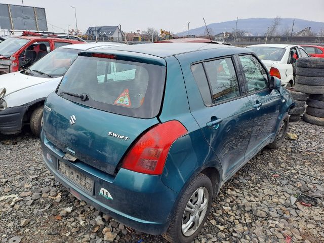 bontott SUZUKI SWIFT III Jobb hátsó Dobbetét (Kerékjárati, Műanyag)