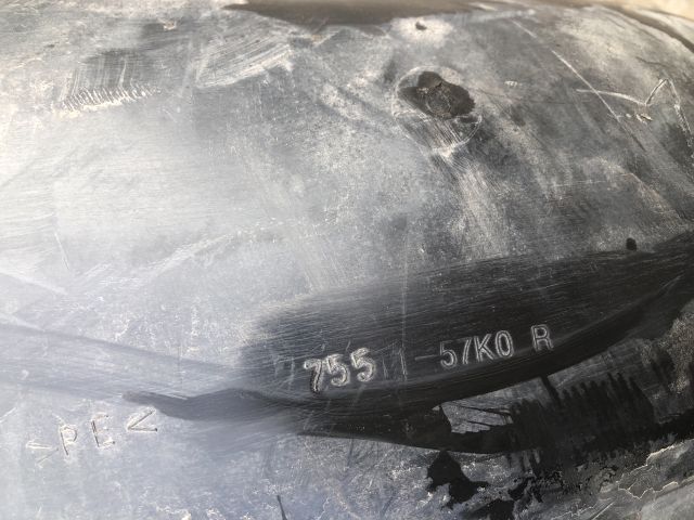 bontott SUZUKI SWIFT III Jobb hátsó Dobbetét (Kerékjárati, Műanyag)