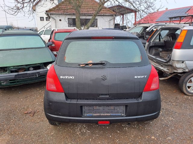bontott SUZUKI SWIFT III Jobb hátsó Fejtámla