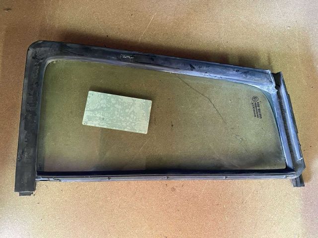 bontott SUZUKI SWIFT III Jobb hátsó Fixüveg (Ajtóban)