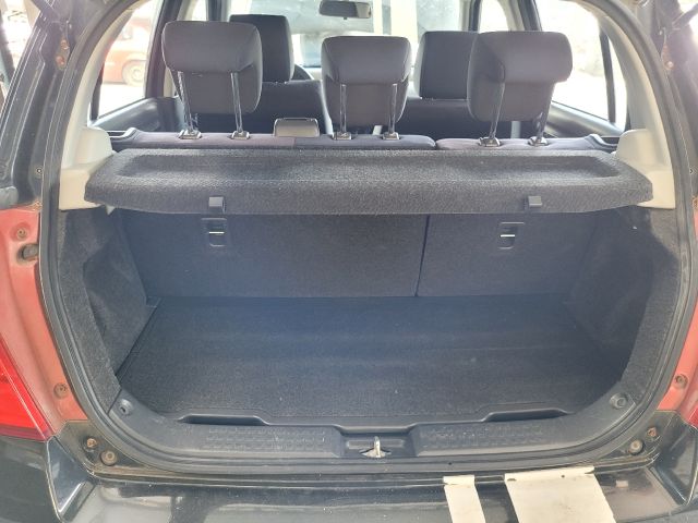 bontott SUZUKI SWIFT III Jobb hátsó Fixüveg (Ajtóban)