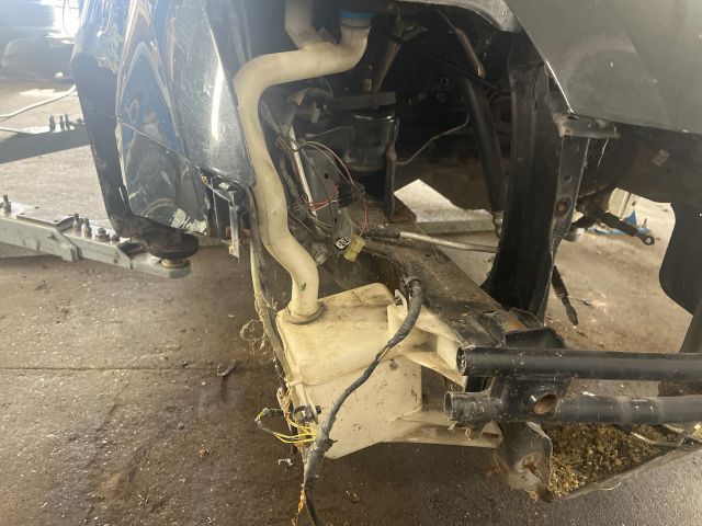 bontott SUZUKI SWIFT III Jobb hátsó Gumikéder