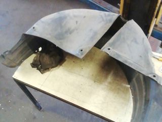 bontott SUZUKI SWIFT III Jobb hátsó Hátsó Dobbetét (Kerékjárati, Műanyag)