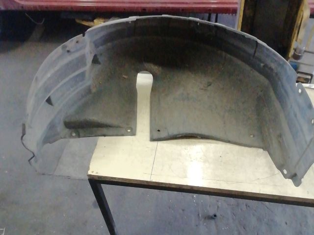 bontott SUZUKI SWIFT III Jobb hátsó Hátsó Dobbetét (Kerékjárati, Műanyag)